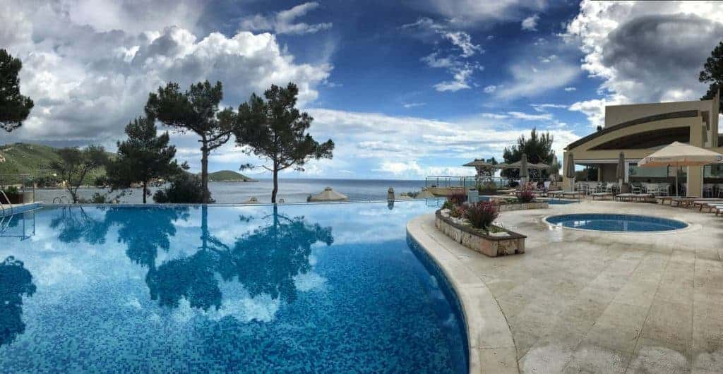 Corfu Trail km 111 Etappe 7 Übernachtung in Paleokastritsa Hotel Akrotiri Beach Pool