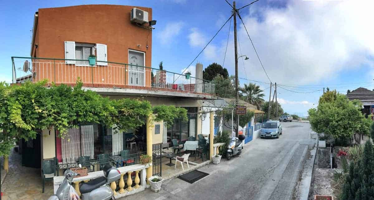 Corfu Trail km 64 Etappe 4 Übernachtung in Dafnáta Costas Bar