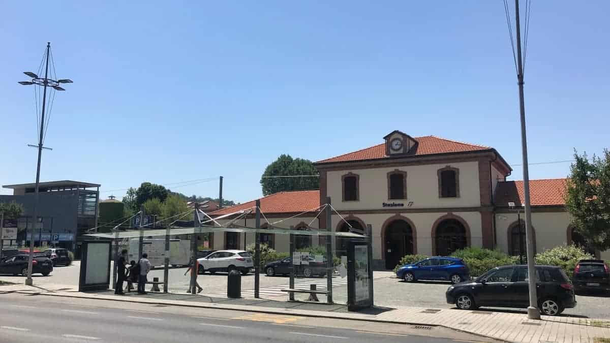 Escursionismo di lunga distanza Escursionismo da una cantina all'altra in Piemonte Stazione Alba 1200x675 1