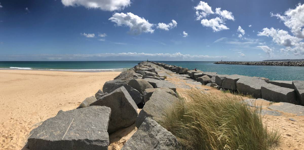 Coastal hike Algarve stage 5 01 at the mouth of the Ria de Alvor