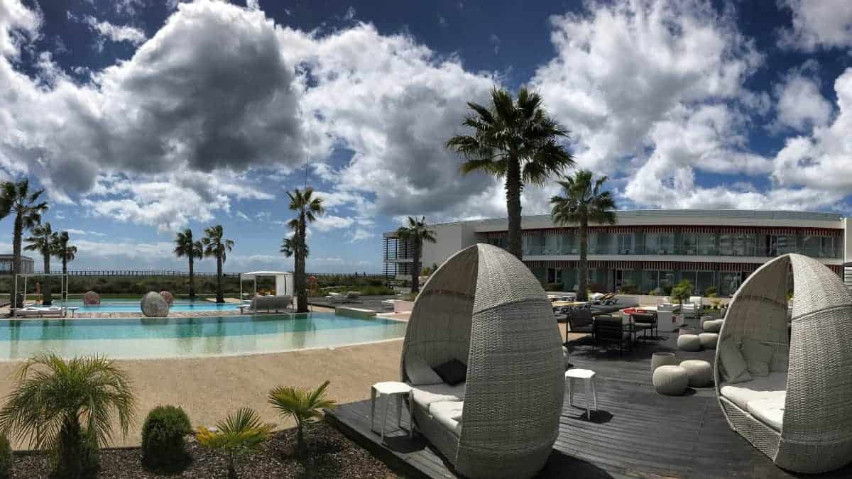 Küstenwanderung Algarve Alvor Pestana Alvor South Beach Beach Hotel mit 3 Infinity Pools