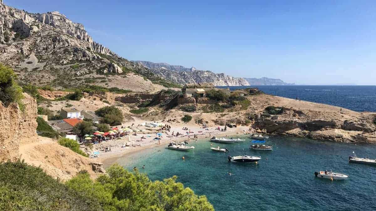 Küstenwanderweg Marseille Etappe 5 Das Bistro Le Belge lädt zum Mittagessen ein