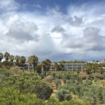 Eine Hotelanlage nahe der Praia de Arrifes